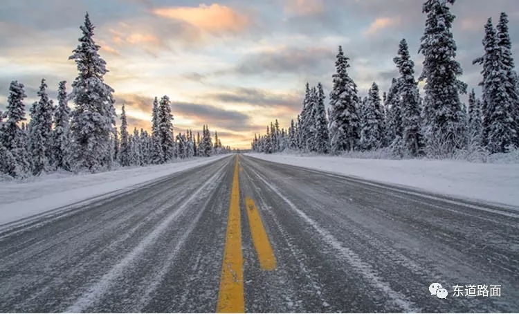 冬季沥青路面主动融雪除冰技术