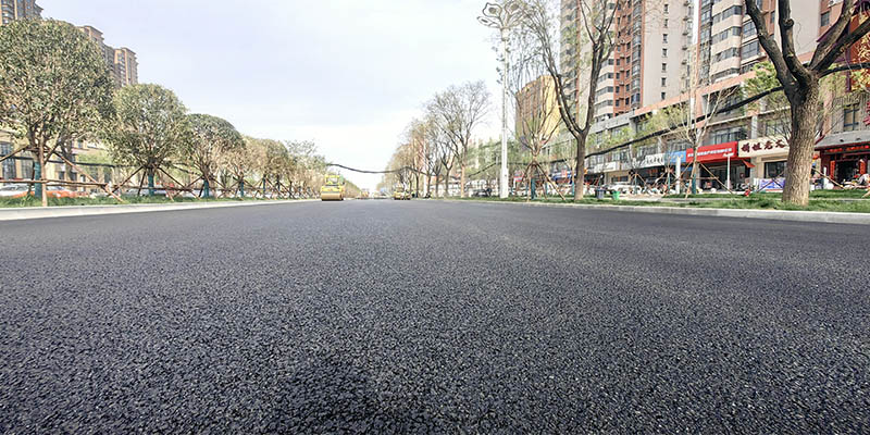 咸阳市城区首条SMA-13市政路面高质量完工通车